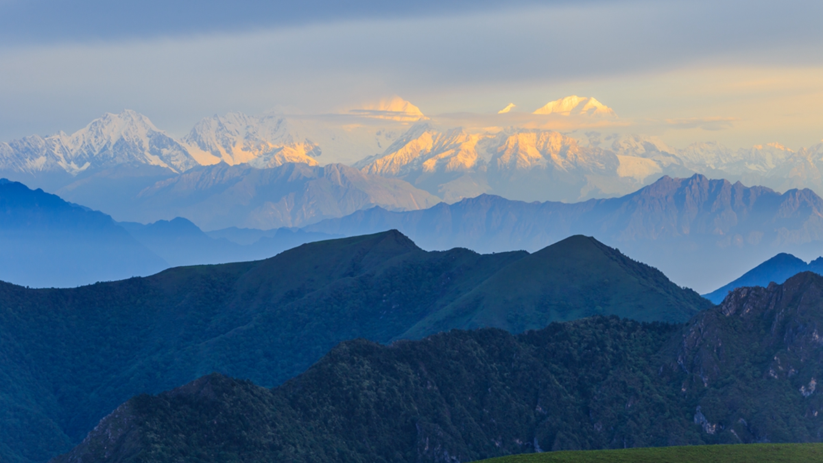 轿顶山晨观贡嘎山2.jpg