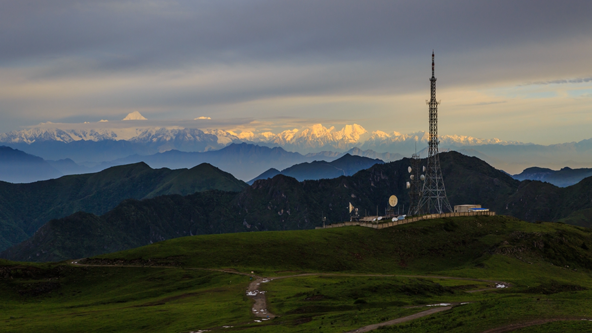 轿顶山晨观贡嘎山5.jpg